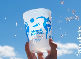 Bleech Festival celebra un evento senza plastica con bicchieri riutilizzabili